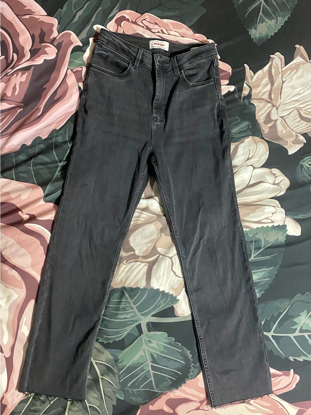 Wrangler High-Rise Straight Jeans in Black Wash